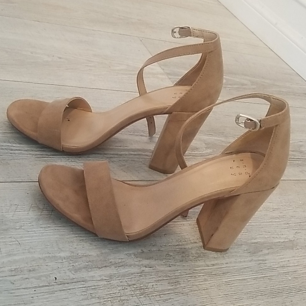 Charlotte russe heels size 7